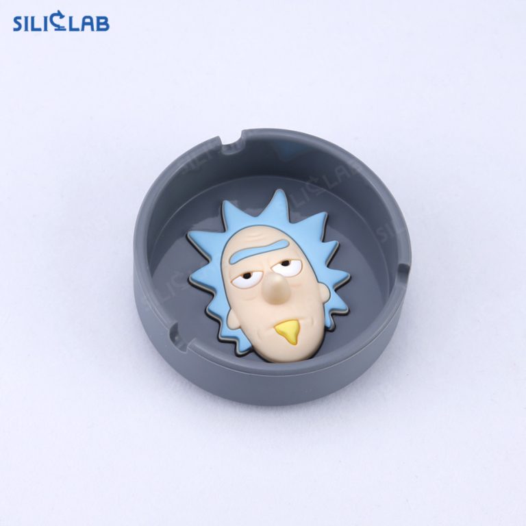 Rick-Silicone-Ashtray