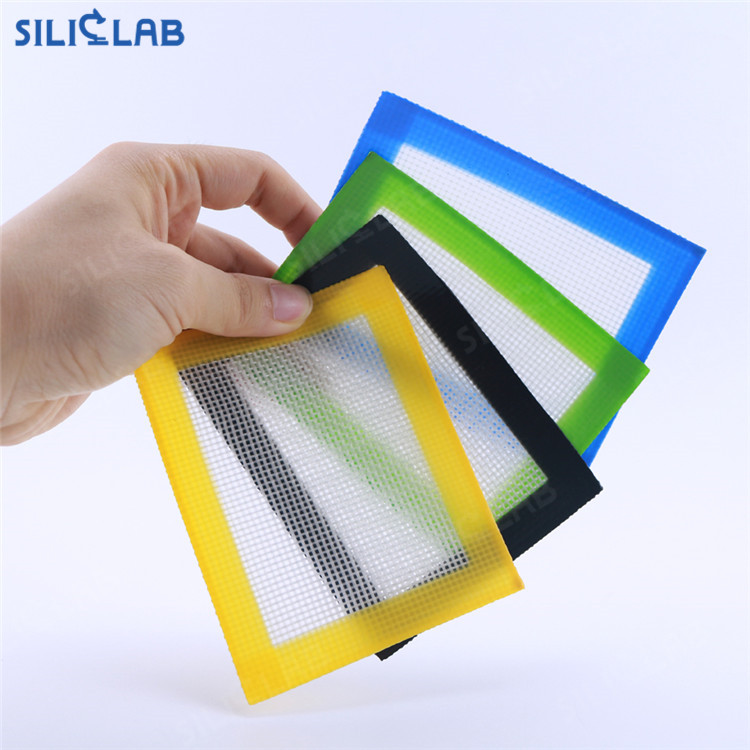 SILICONE DAB MATS WITH FIBER GLASS WIRE - 11X8 (1)